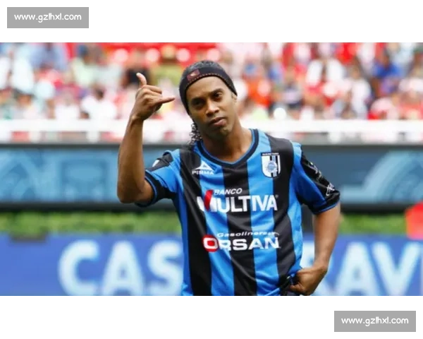 小罗携大罗、维尼修斯亮相 Nike 活动:传奇与新星跨代际传递足球正能量 小罗携大罗、维尼修斯亮相 Nike 活动:传奇与新星跨代际传递足球正能量