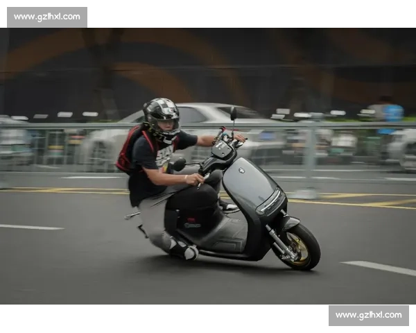 骑行进阶必学！掌握压弯核心：重心转移与安全法则